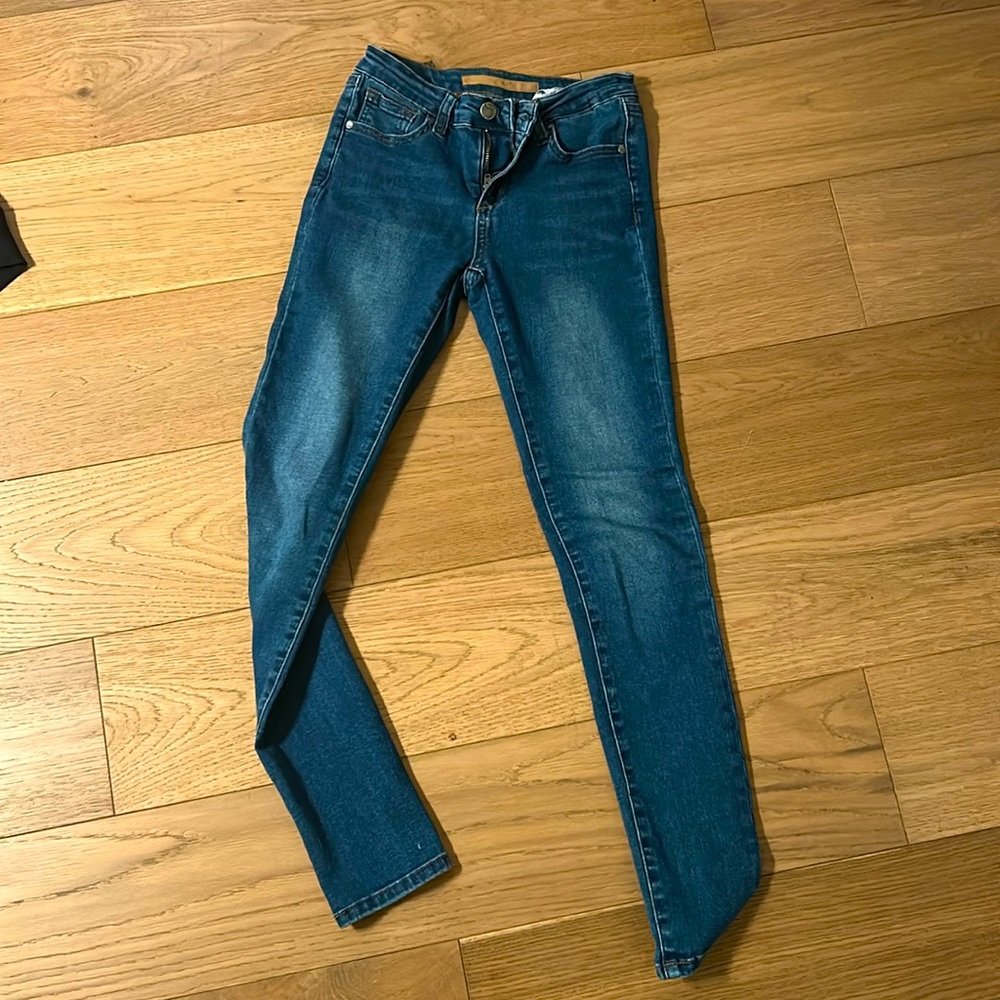 Cute skinny leg denim jeans! (Size 0)